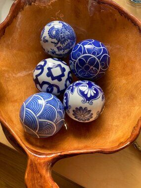 Set of 5 Vintage Bombay Company Blue and White Carpet Balls
